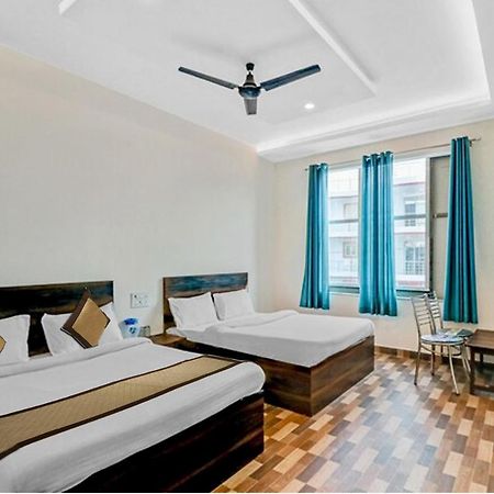 Nv Palace Hotel Vrindāvan Dış mekan fotoğraf
