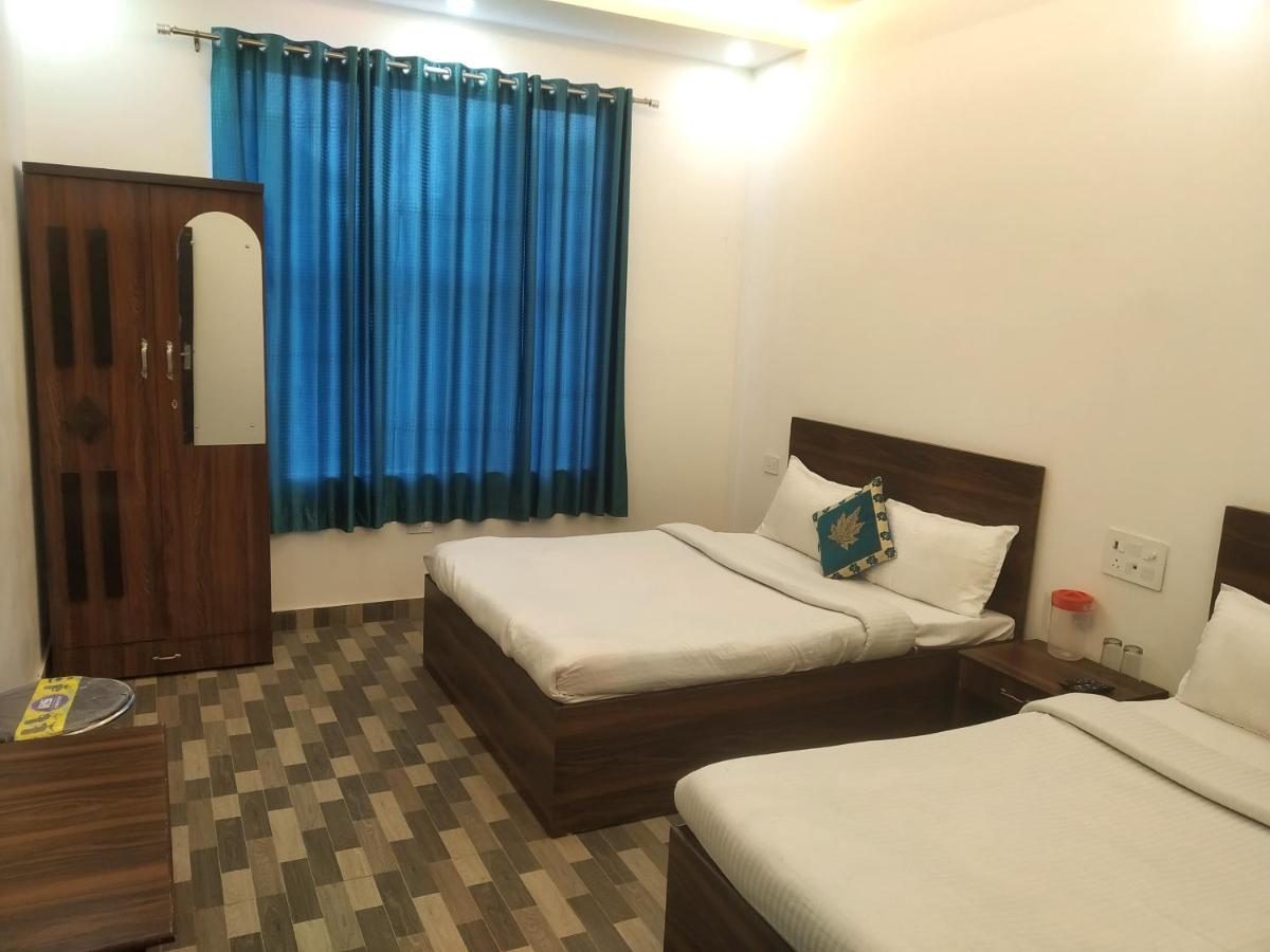 Nv Palace Hotel Vrindāvan Dış mekan fotoğraf