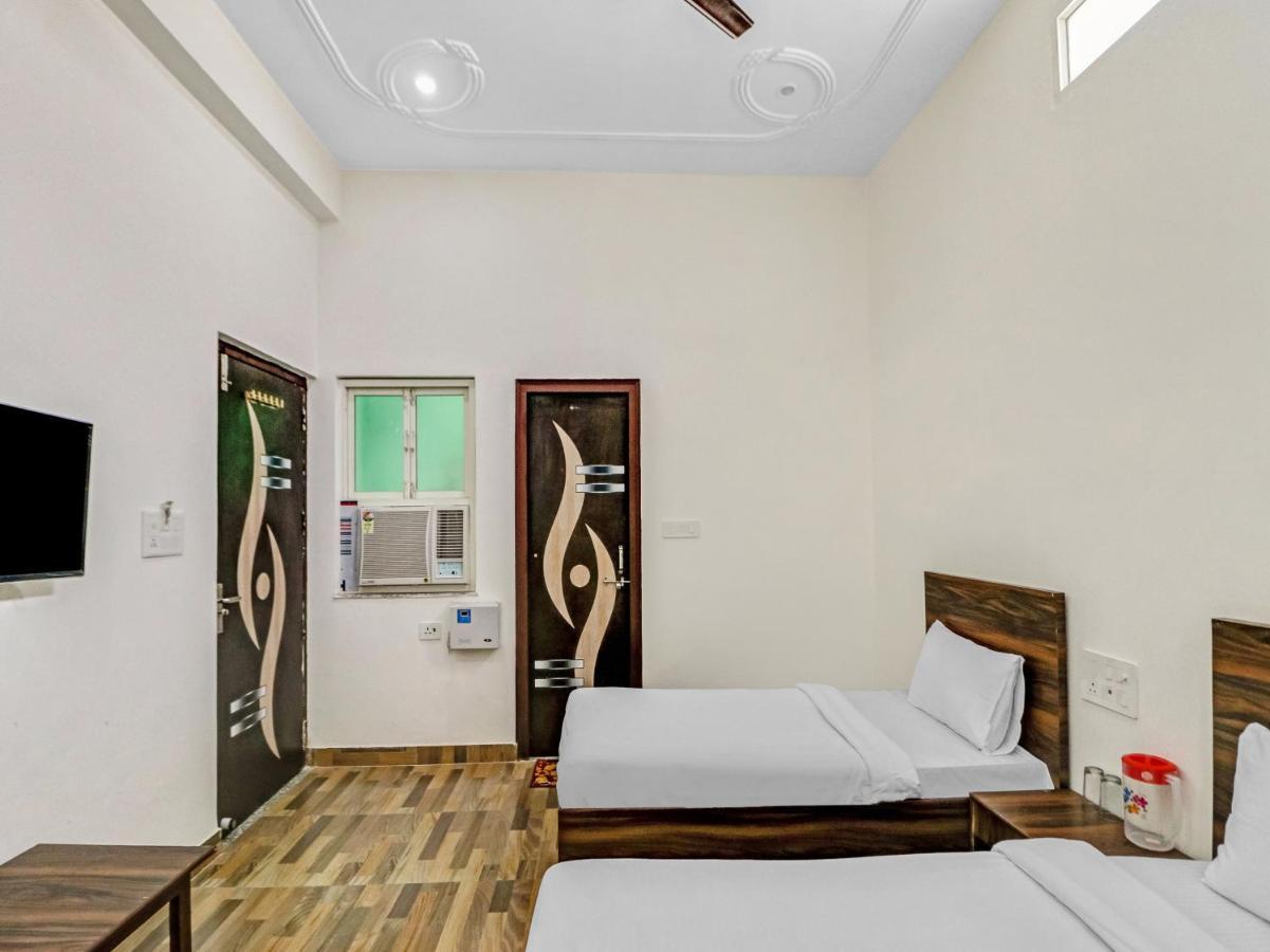 Nv Palace Hotel Vrindāvan Dış mekan fotoğraf