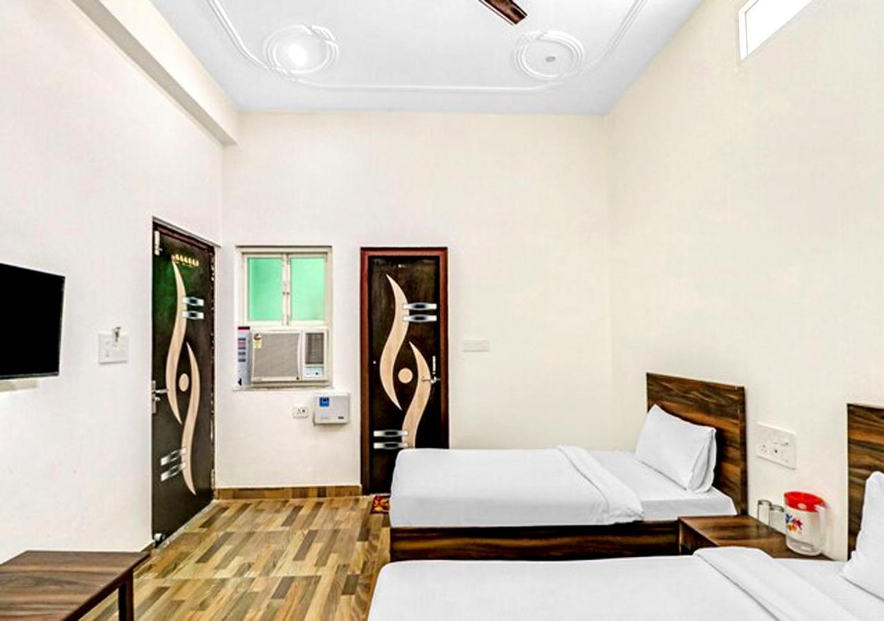 Nv Palace Hotel Vrindāvan Dış mekan fotoğraf