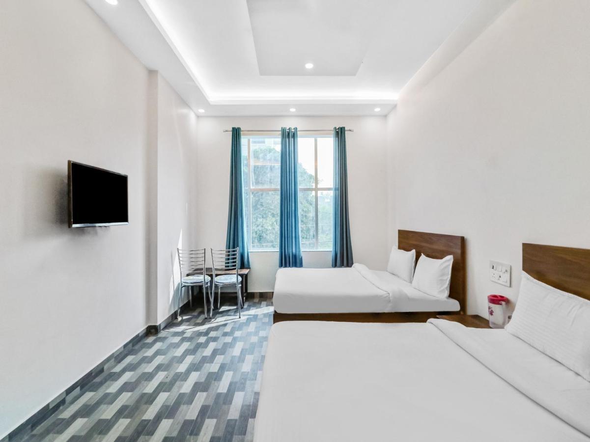 Nv Palace Hotel Vrindāvan Dış mekan fotoğraf
