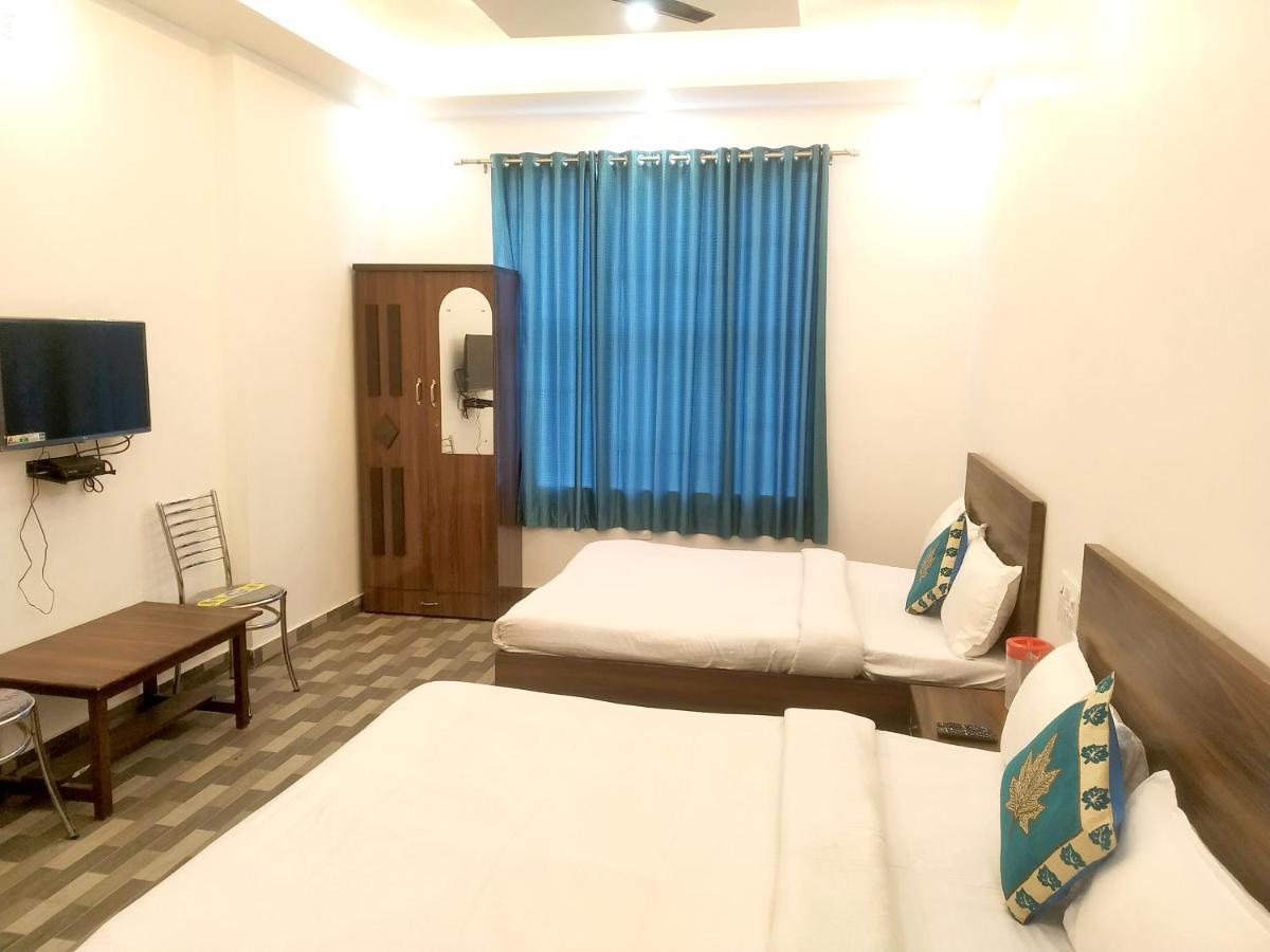 Nv Palace Hotel Vrindāvan Dış mekan fotoğraf